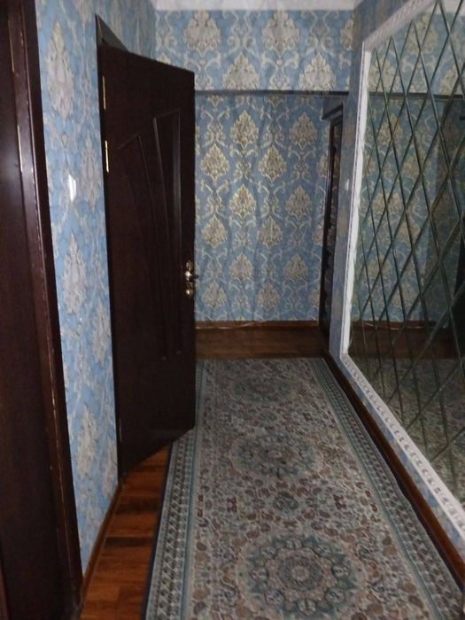 Юнусобод 10 двух комнатная продается квартира