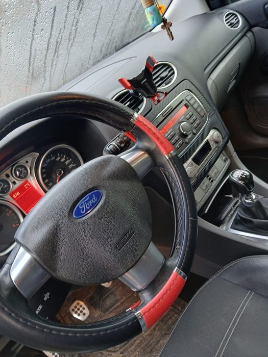 Vând Ford Focus 2010