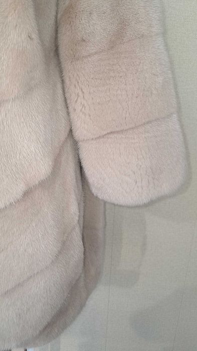 Haina blana vizon , Haină blană nurcă impecabila, m.S-L