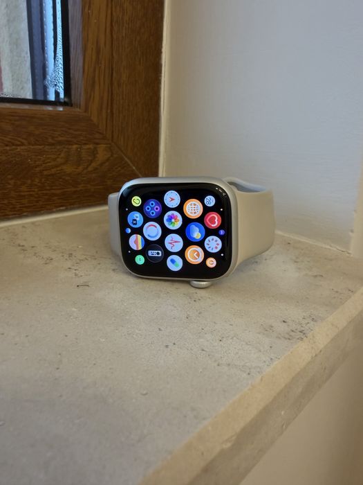 iWatch 9 41 mm бежов