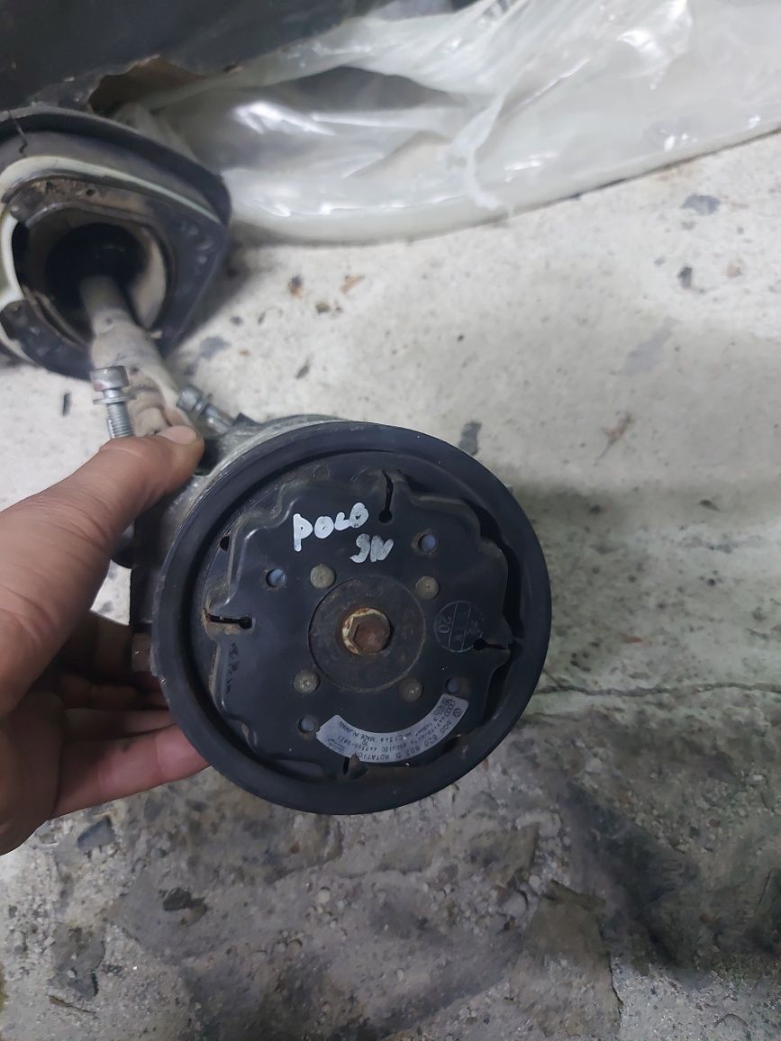 Компресор  климатик заVW  Polo 9N 1.4 i 16V