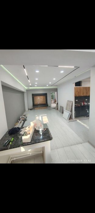 Поклейка обоев ремонт квартир Малярка