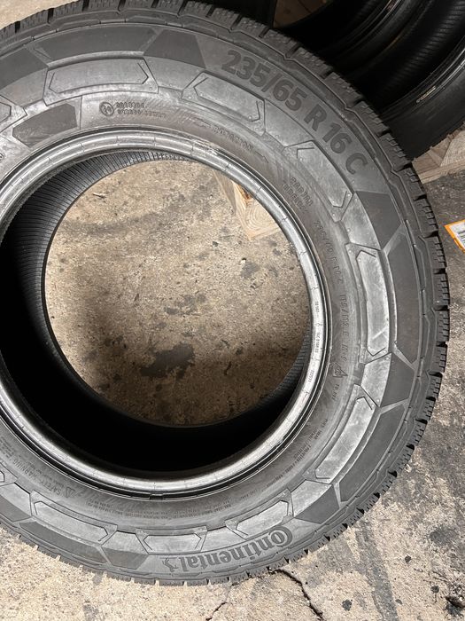 4 anvelope iarna 235/65/16 C , Continental !