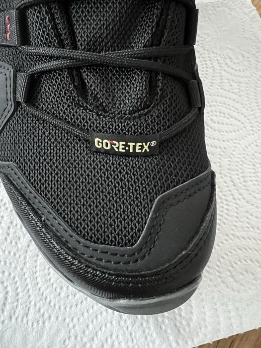 Дамски туристически маратонки адидас Terrex