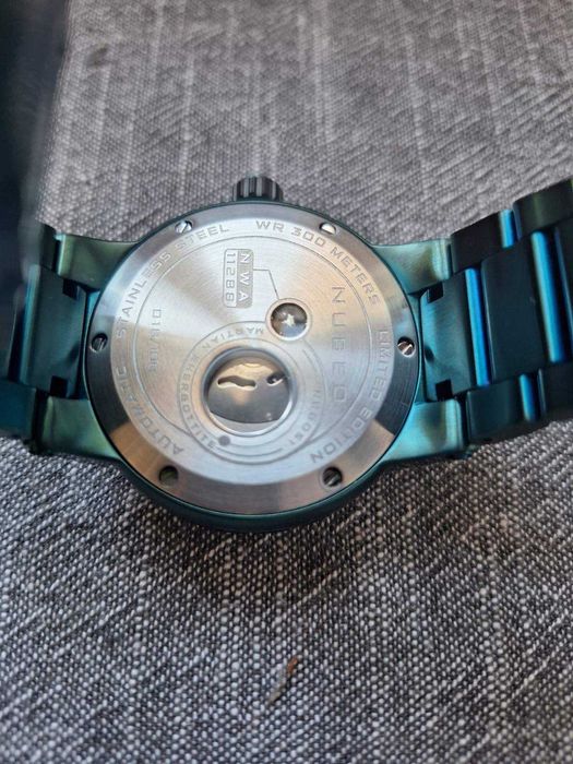 Ръчен часовник лимитед едишън