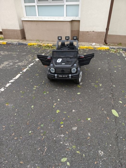 Mașinuța electrica 4x4 cu telecomanda