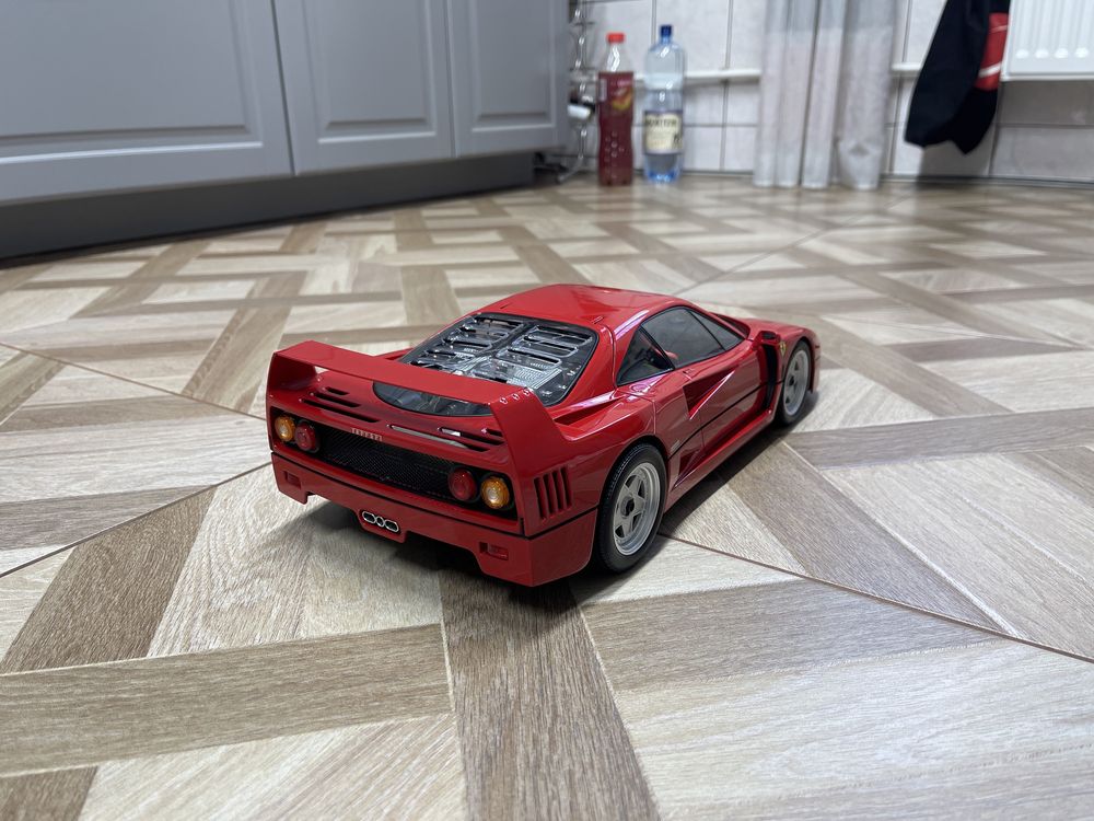 Macheta Ferrari F40 1:12 Norev