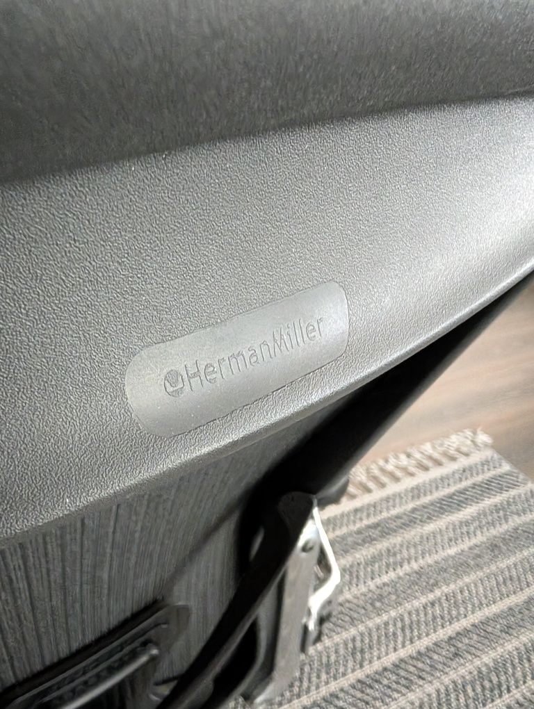 Herman Miller Aeron Classic // Размер C // Като Нов