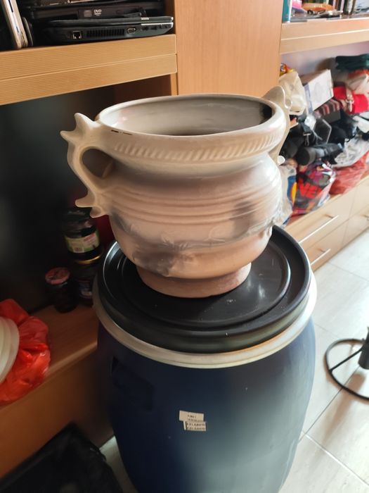 Ghiveci din ceramică