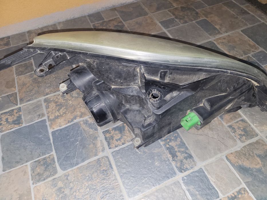 Far stanga ford fiesta 5
