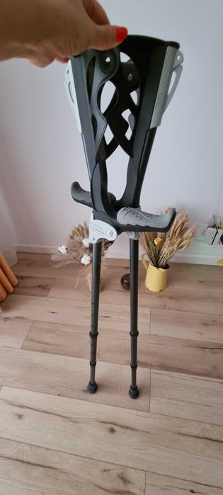 Vand carut cu roti, carje, cadru