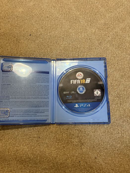 Ps4 Pro 1 tb+2 joystick-uri+ cateva jocuri