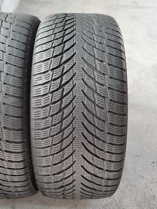 245/40/18 Nokian 2Броя: 200лв 6.5мм