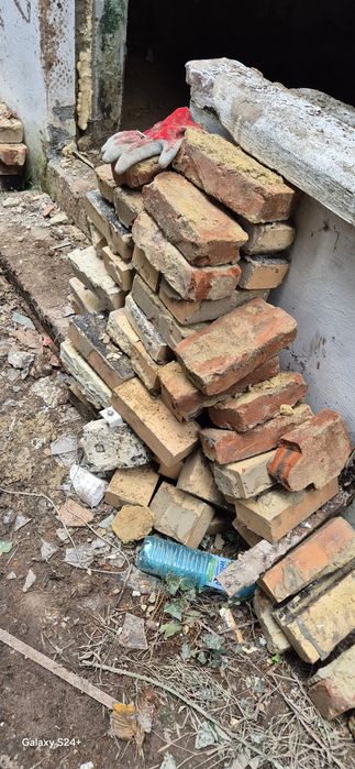 Продава се тухли