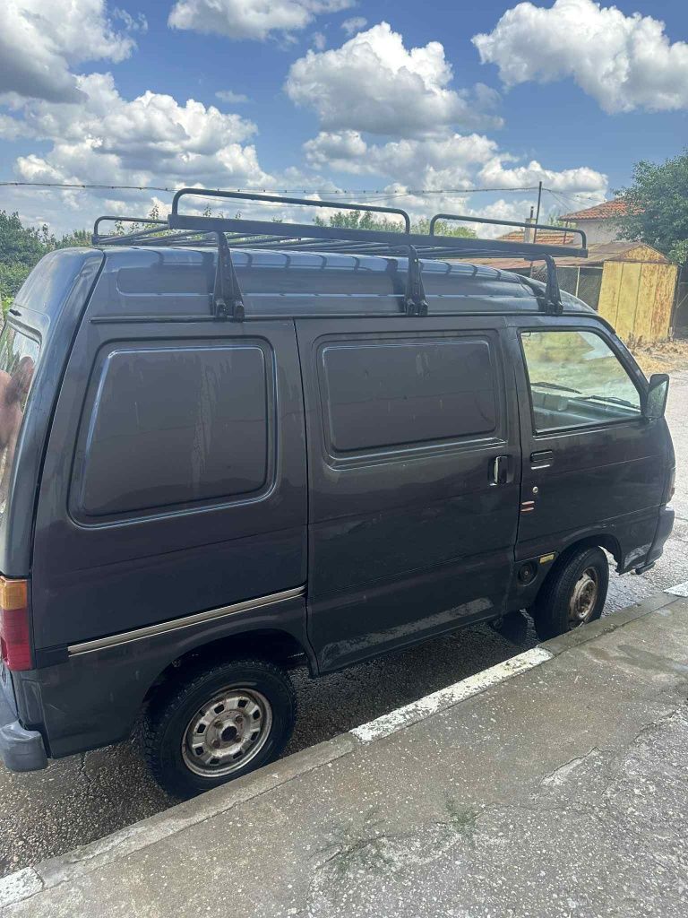 ПРОДАВАМ piaggio porter бус