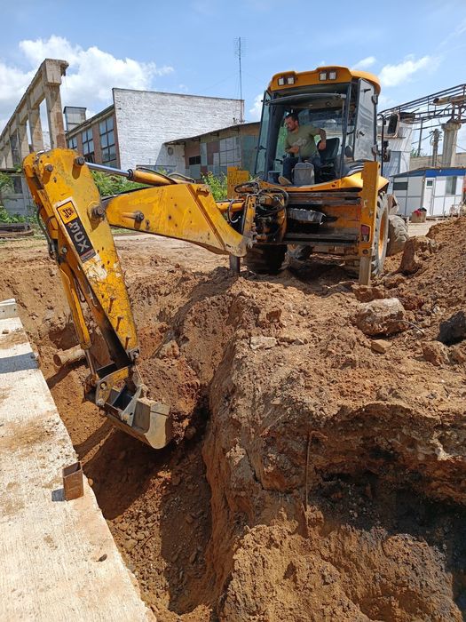 Inchirere/executie lucrari cu buldoexcavator