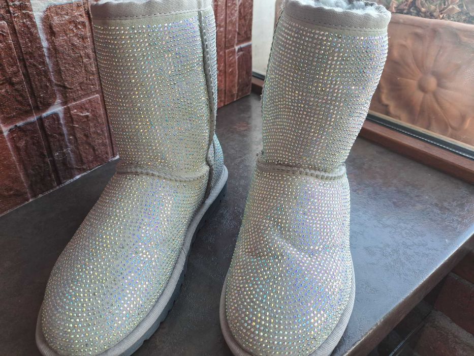 дамски ботуши,зимни обувки,боти,апрески,UGG номер38