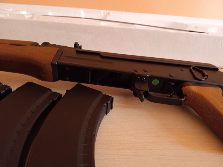 Replica Ak noua nefolosita la nici un joc...doar testata