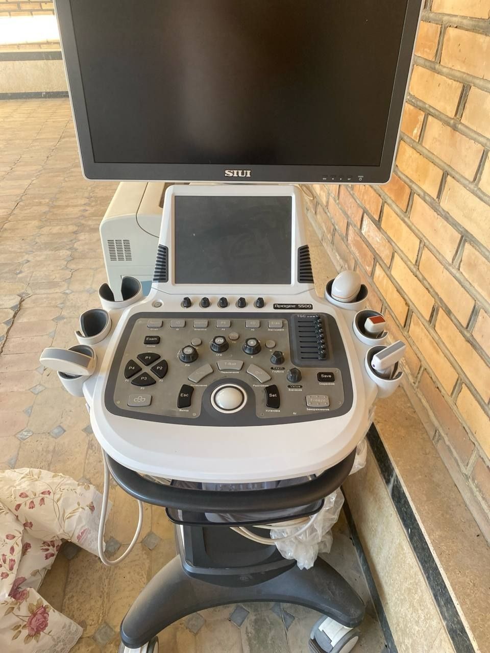 SIUI Apogee 5500 - стационарный аппарат УЗИ экспертного класса универс
