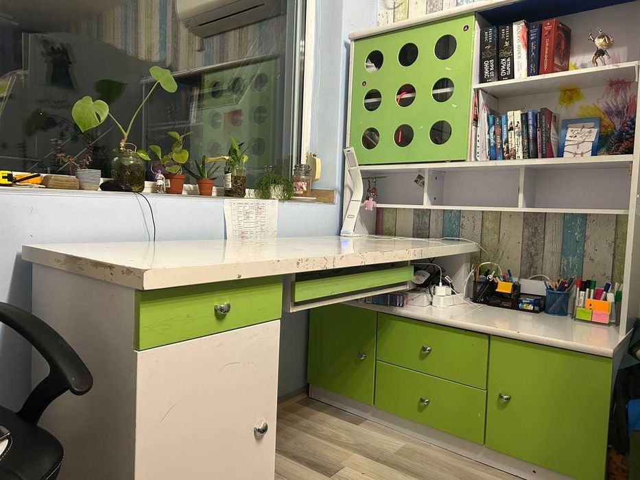 Продавам мебели за детска стая