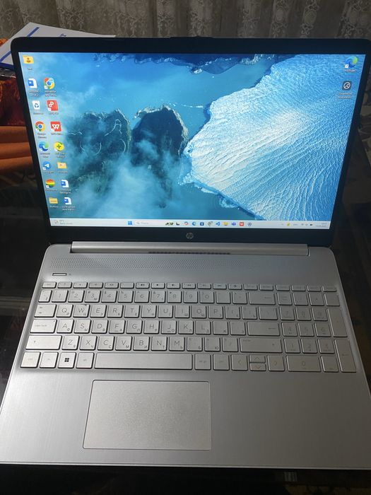 Hp 15 s amd ryzen 5 5500 with radeon graphs