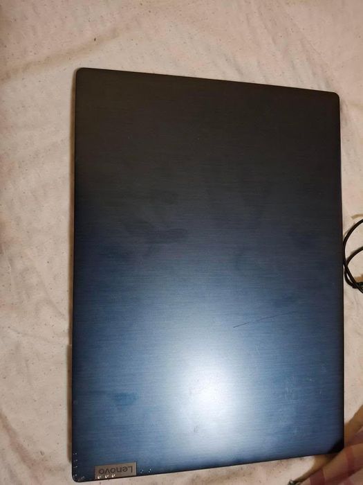 Laptop IdeaPad 3 display spart