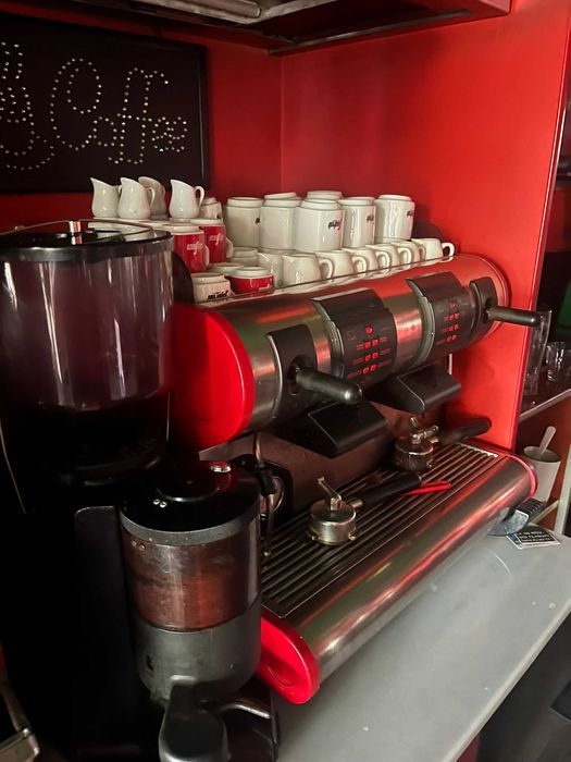 Obiecte pentru bar (Dozator Jaggermeister , Darts , mese , scaune etc)