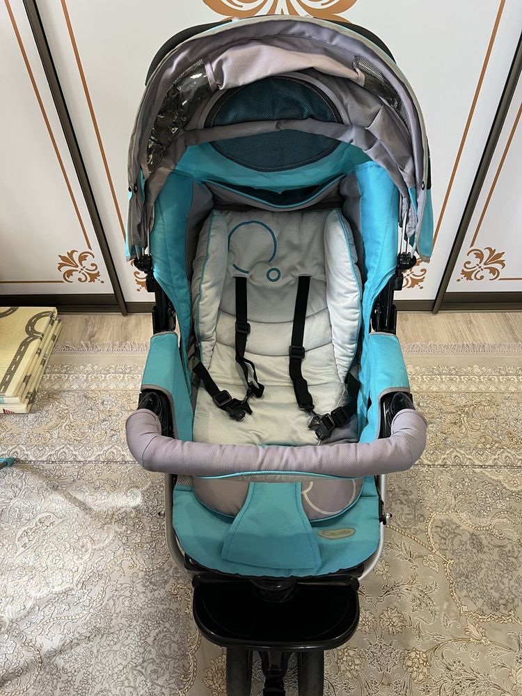 Продам прогулочную коляску.