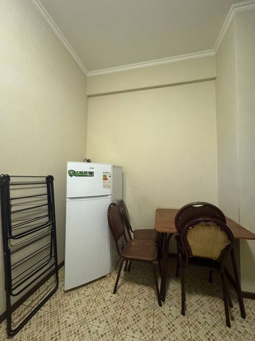 2 xonali kvartira sotiladi