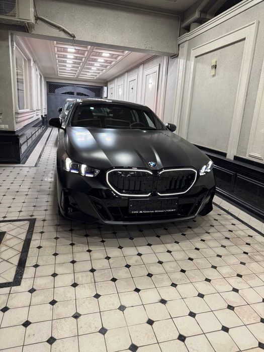 BMW 530i х Drive M sport черный матовый. Новый