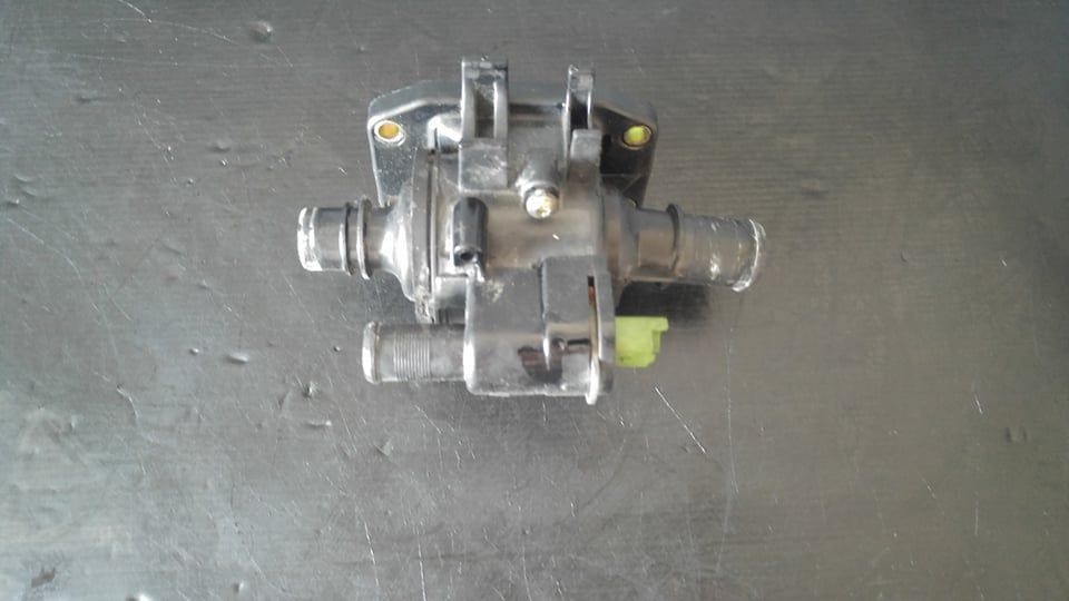 Carcasa termostat 1.4 hdi 8hy citroen c3 641522380c