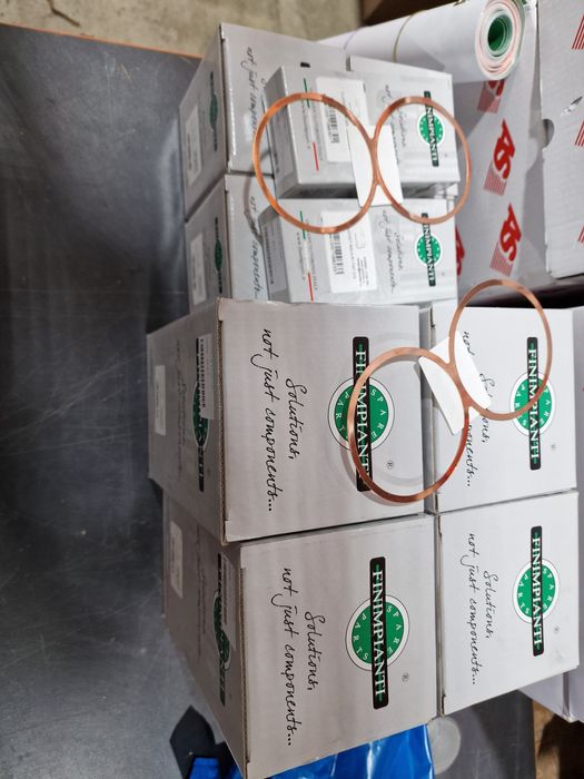 Piston echipat tractor fiat 312 315 cu diametru de 82 mm import Italia