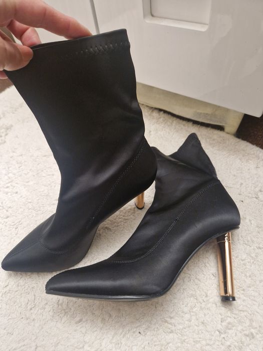 Ghete cu toc de vânzare