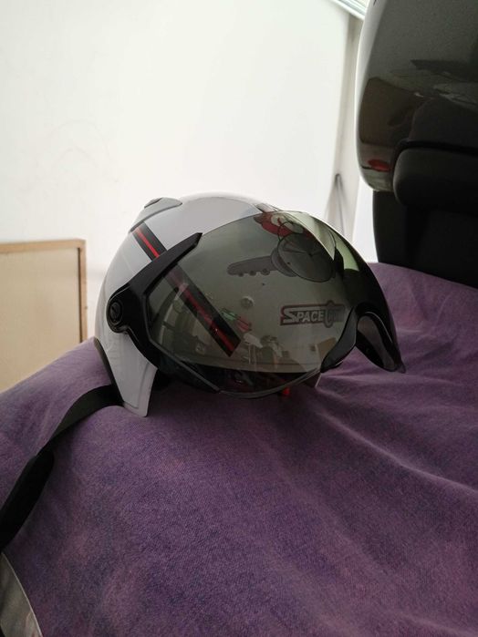 Детска каска за мотор