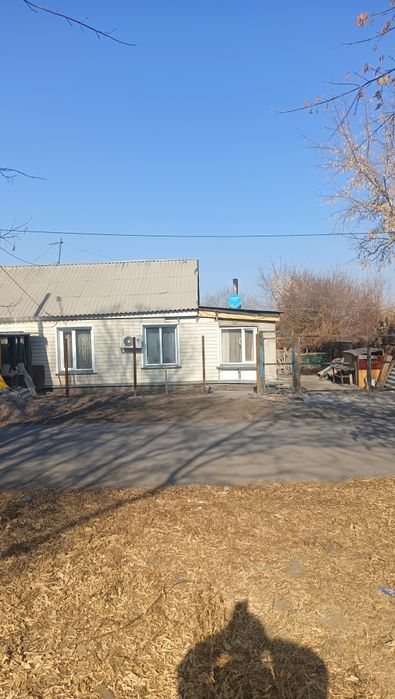 СРОЧНО, пол дома,22 м-он,ул.Металлистов 6А,кв.1.