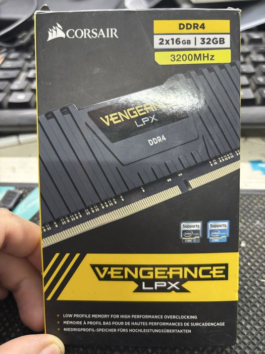 Ddr4 Corsair  Vengeance LPX. 16x2 kit  32gb