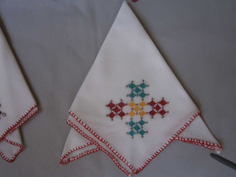 Копринени кърпички бродерия