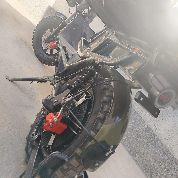 Qirilgan sirilgan joylari yuq o'zim rossiyadan ming dollirga tushgan.