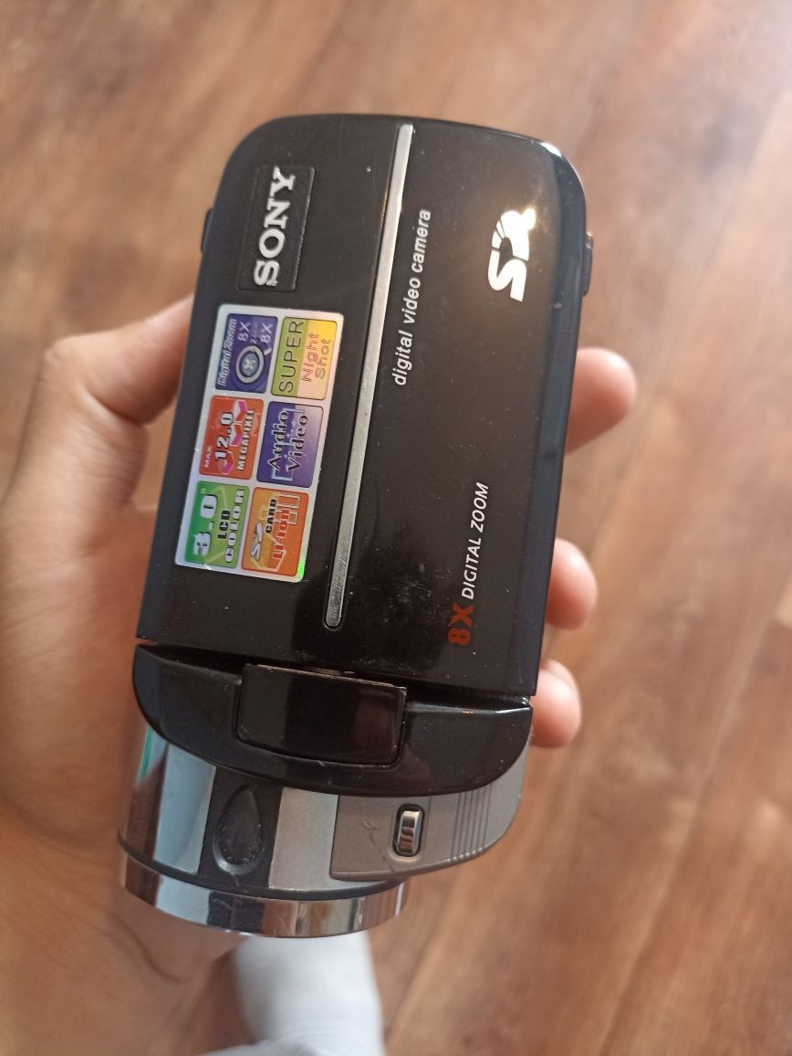 Камера Sony,там нет аккумулятора