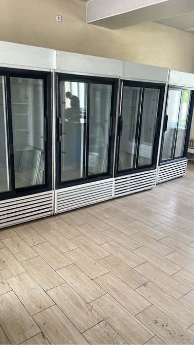 ПРОДАМ ВИТРИННЫЙ ХОЛОДИЛЬНИК Акция доставка бесплатная! Гарантия есть