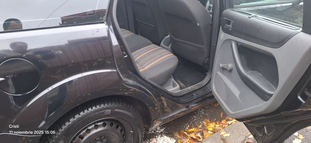 Ford focus 2- 1,6 benzina