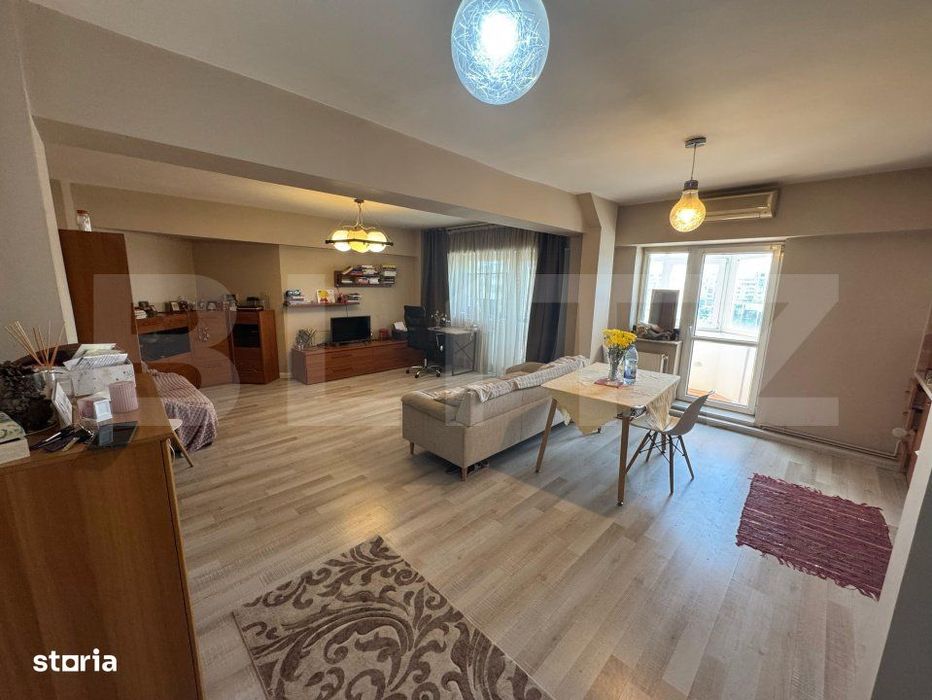 Apartament de vanzare cu  2 camere ,65mp, zona piata centrala