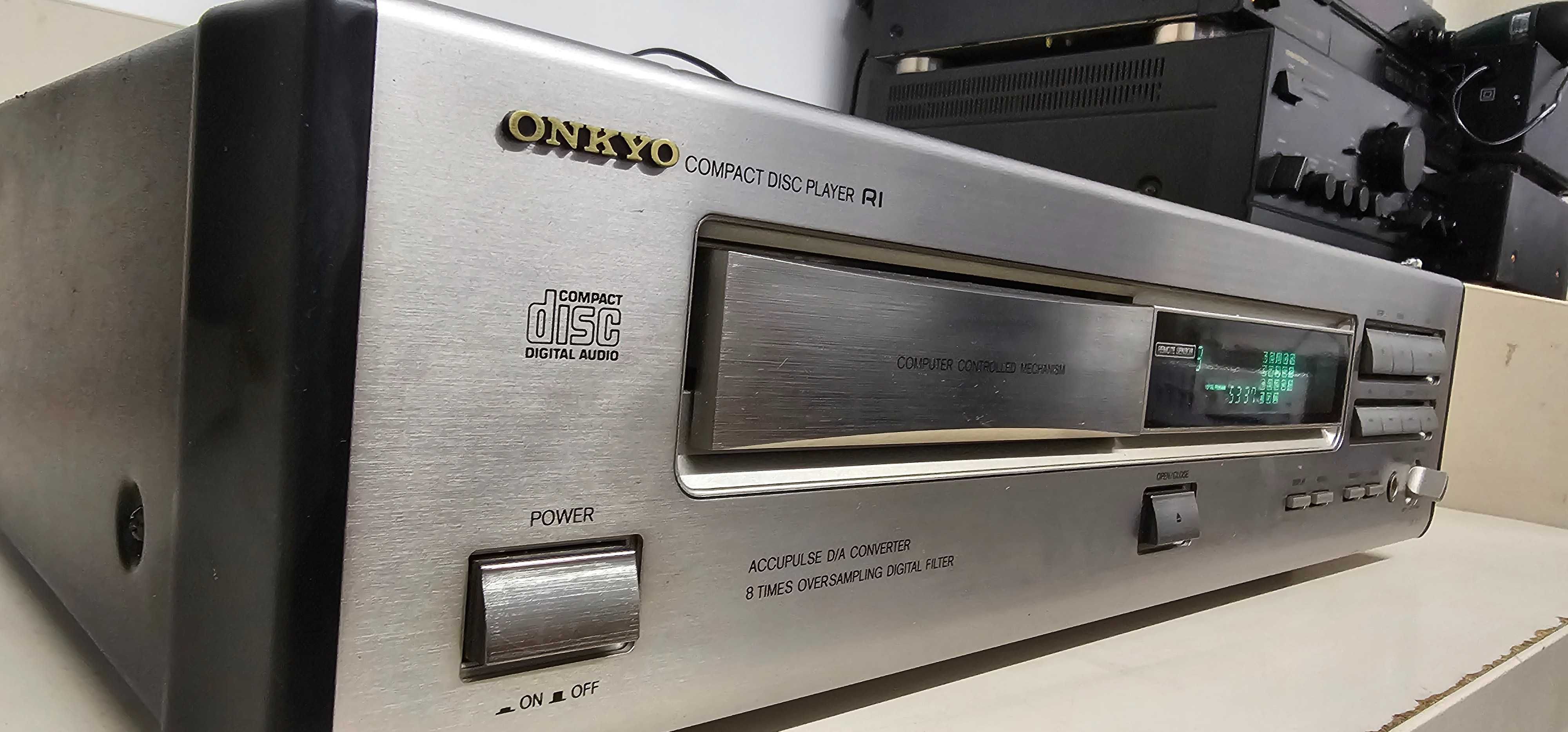 Cd deck Onkyo  R1 TX7110