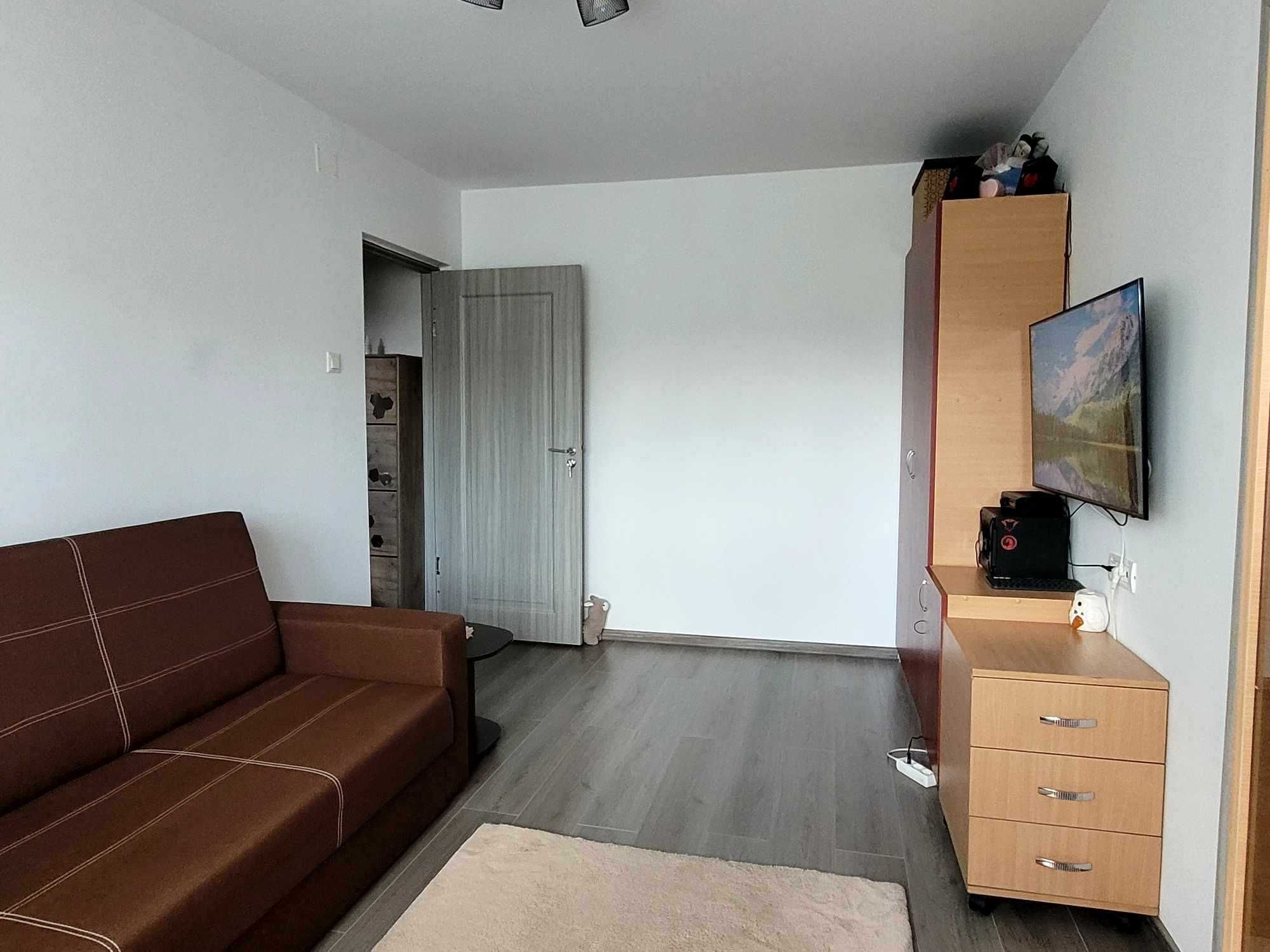 Apartament 2 camere, etaj 3/4, semidecomandat