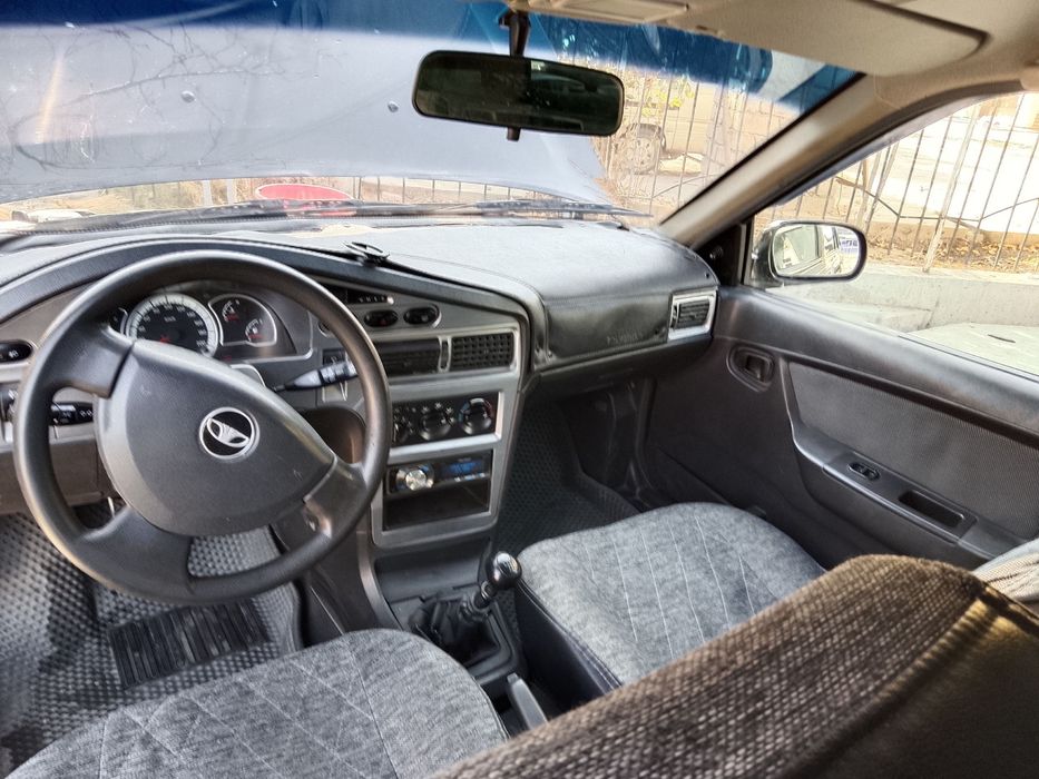 Nexia 2 yurib turgan moshina