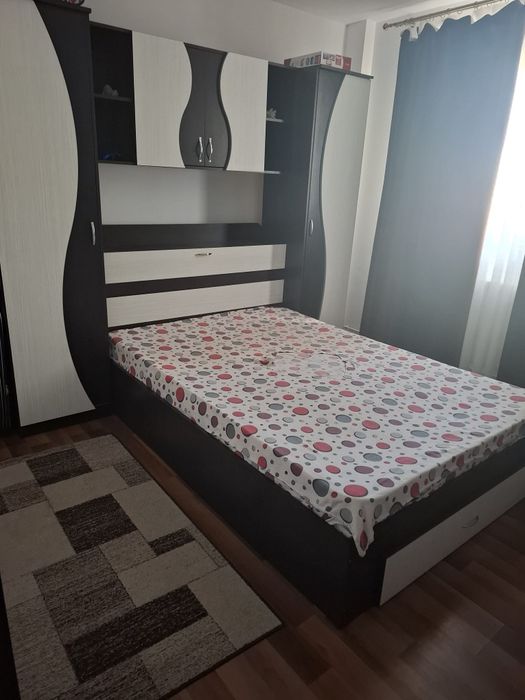 Vând  mobilă dormitor tineret și pat matrimonial.