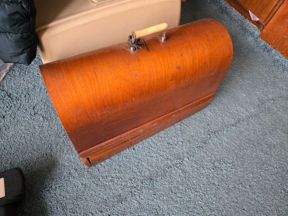 Руска ръчна шевна машина ПМЗ ИМ КАЛИНИНА