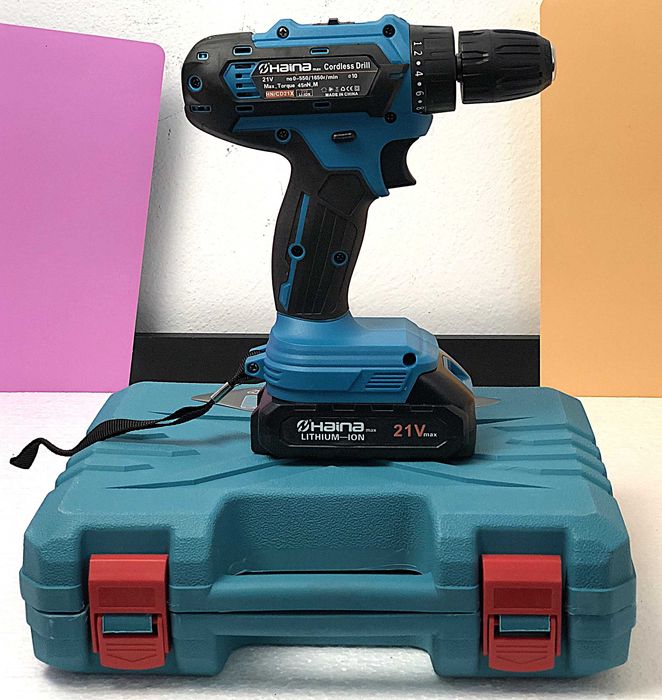 Bormasina cu acumulator 2x21V, set complet accesorii