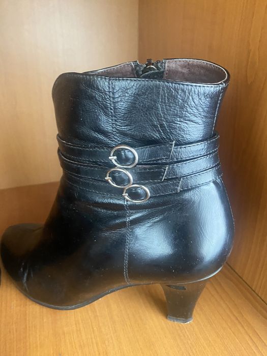 Ghete dama piele lăcuită