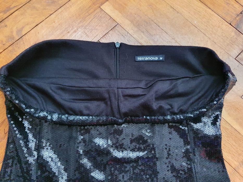 Официална черна рокля с пайети